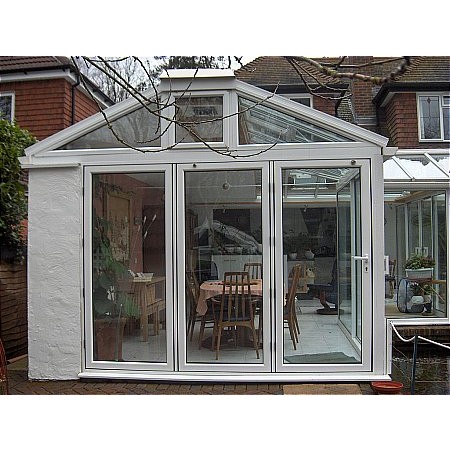 82 - Gabel Fronted Conservatory With Visi Doors